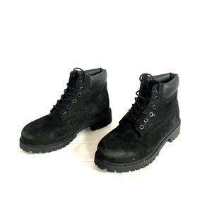 Black Timberland Boots.